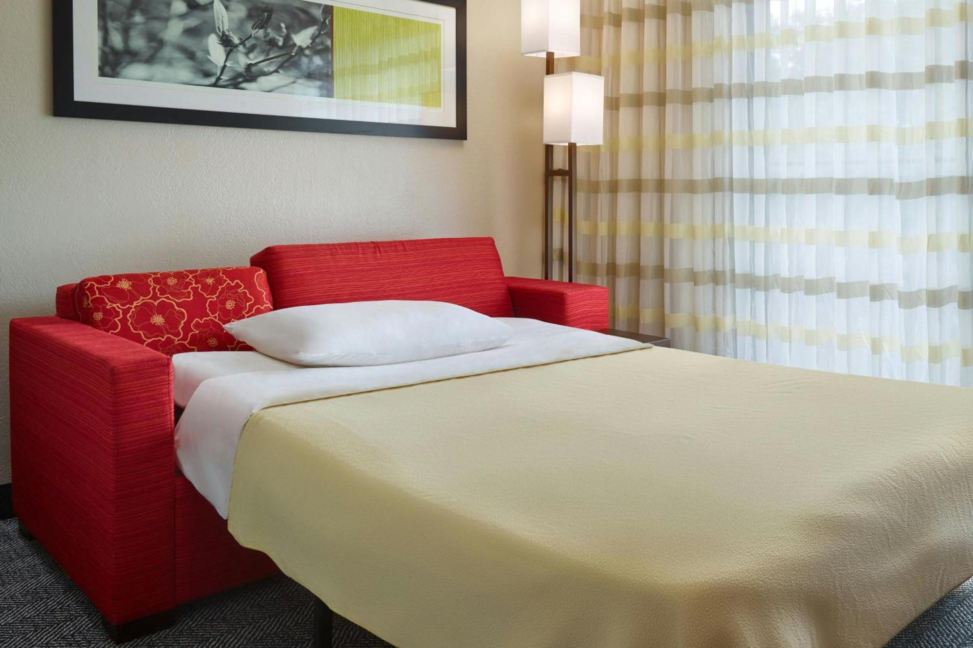 Courtyard By Marriott Baton Rouge Acadian Centre/Lsu Area Hotel Exterior photo