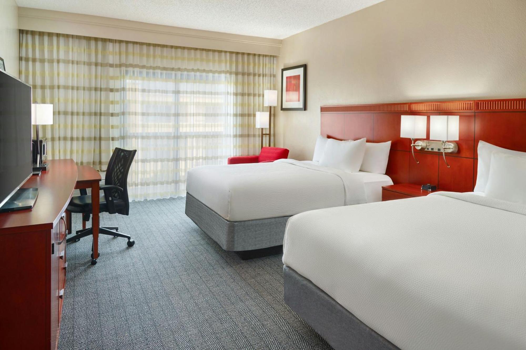Courtyard By Marriott Baton Rouge Acadian Centre/Lsu Area Hotel Exterior photo
